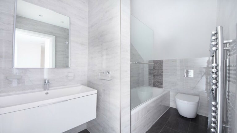 30A-Hanger-Lane-Ealing-London-Bath-shower-room.jpg