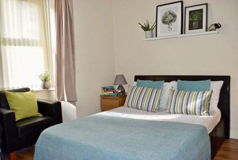 Allen-Street-Town-Centre-Maidstone-Bedroom-1.2.jpeg