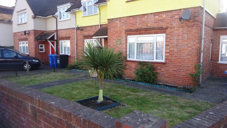 Australia-Avenue-Maidenhead-Maidenhead-Front-Garden1-2.jpg