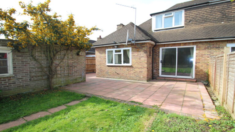 Cookham-Road-Maidenhead-Maidenhead-Rear-Garden-1-1.jpg