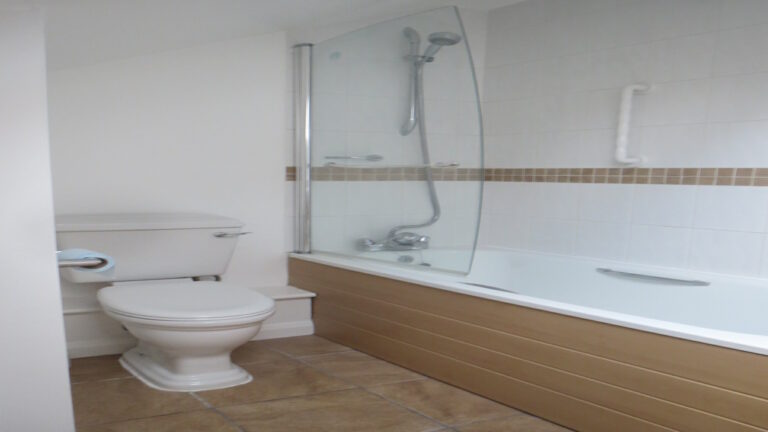 Culverden-Street-Town-Centre-Tunbridge-Wells-Room1-Ensuite-2.jpg