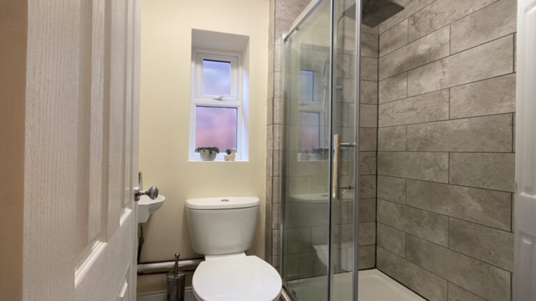 Devonshire-Road-Southampton-Polygon-bathroom-1.jpg