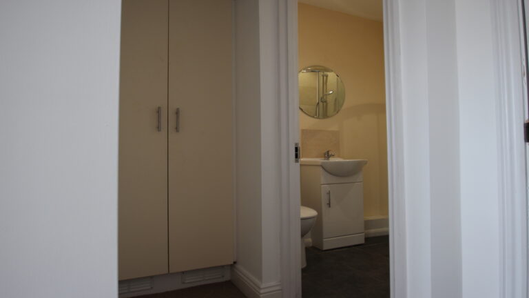 Downs-View-Town-Centre-Maidstone-Bedroom-4.2.jpg