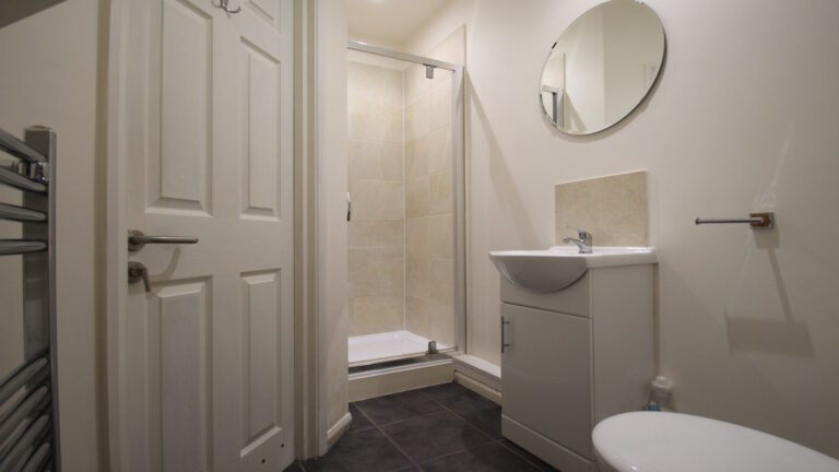 Downs-View-Town-Centre-Maidstone-Bedroom-6-ensuite.jpg