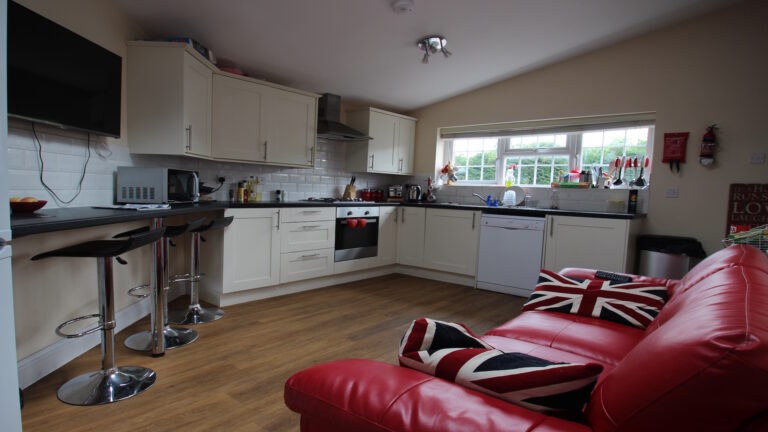 Downs-View-Town-Centre-Maidstone-Kitchen-1.1-2.jpg