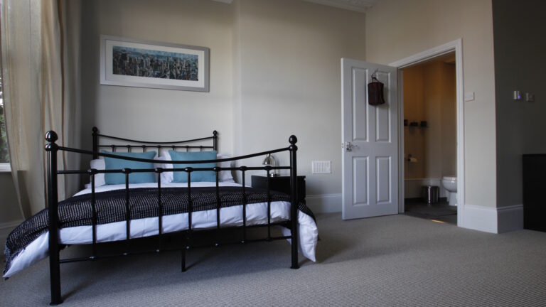 GUNNERSBURY-AVE-ACTON-LONDON-ROOM-1.jpg