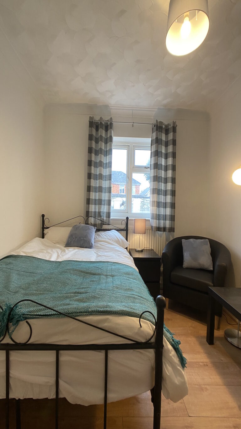 Granby-Grove-Portswood-Southampton-Room1.2.jpg