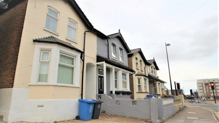 Grenfell-Road-Maidenhead-Maidenhead-Front-Garden-1.jpg