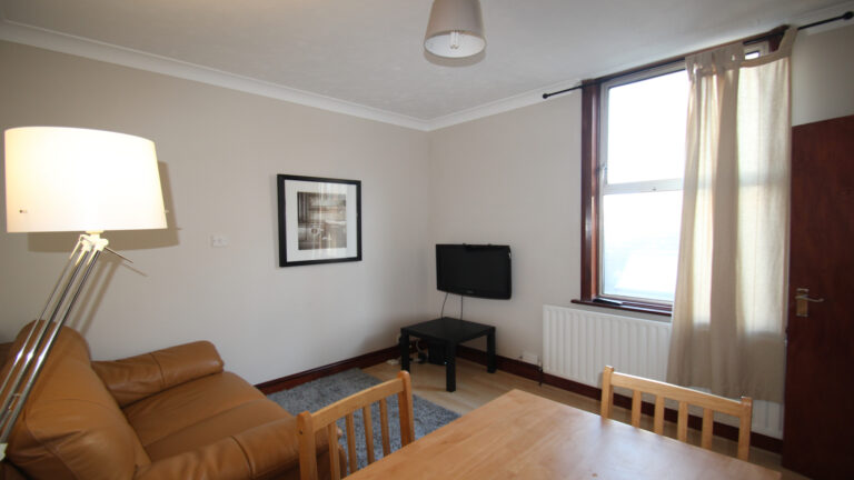 Grosvenor-Road-Town-Centre-Tunbridge-Wells-living-room11-2.jpg