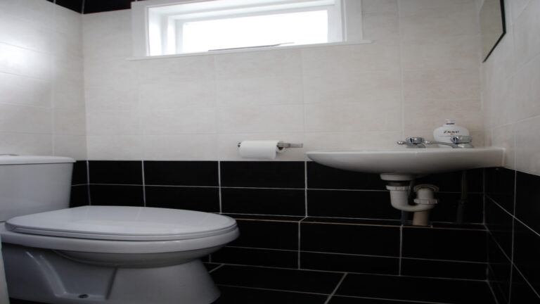 Grosvenor-Road-Town-Centre-Tunbridge-Wells-loo-2.jpg