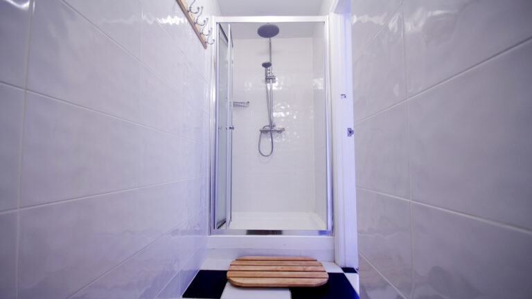 Grosvenor-Road-Town-Centre-Tunbridge-Wells-mid-floor-shower-2.jpg