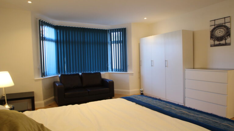 Gunnersbury-Lane-Acton-London-Room-1.2.jpg