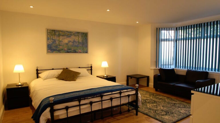Gunnersbury-Lane-Acton-London-Room-3.jpeg