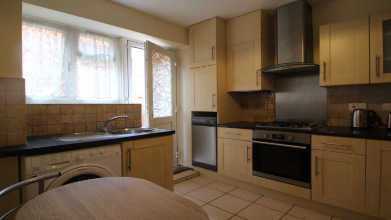 Kings-Court-Ealing-London-Kitchen-1.1-4.jpg