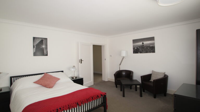 Kings-Court-Ealing-London-Room-1.jpg