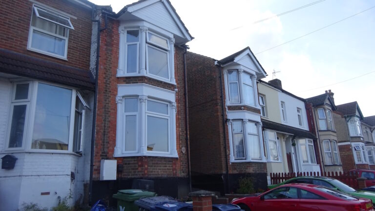 Kitchener-Road-High-Wycombe-High-Wycombe-Front-garden-1-4.jpg