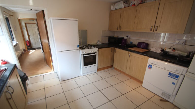Kitchener-Road-High-Wycombe-High-Wycombe-Kitchen-1-2.jpg