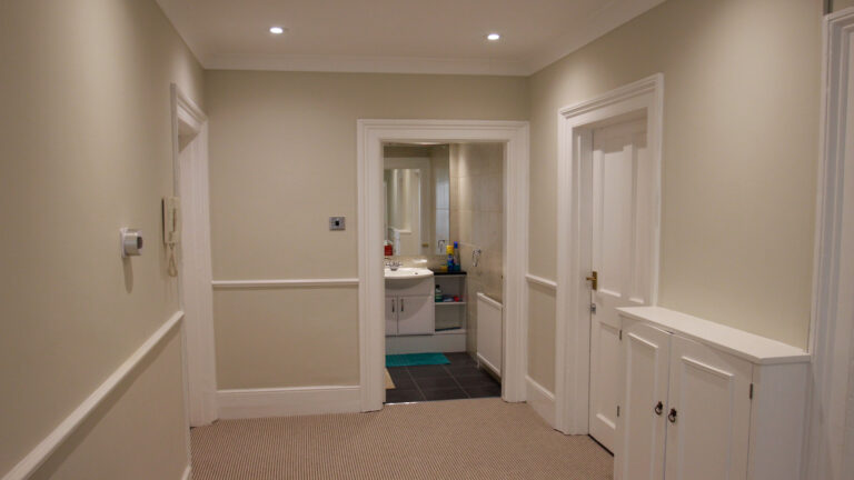 London-Road-Southborough-Tunbridge-Wells-HallwayBathroom-2.jpg
