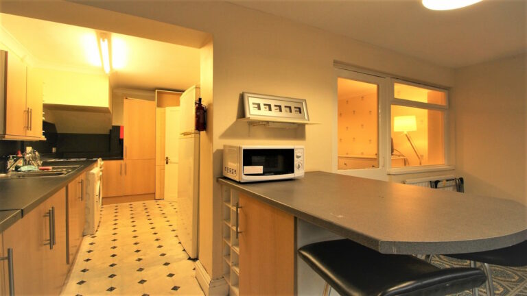 Longleat-Gardens-Maidenhead-Maidenhead-Kitchen-1.1.jpg