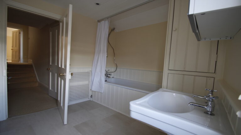 Monson-Road-Tunbridge-Wells-Town-Centre-Bathroom1.2-2.jpg