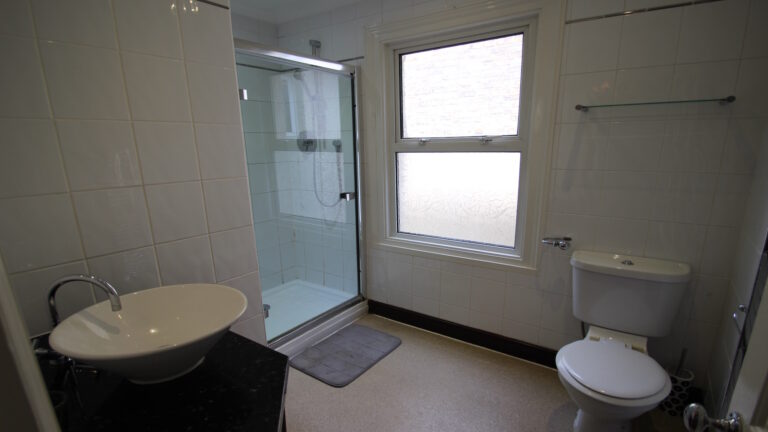 Muir-Road-Town-Centre-Maidstone-Bathroom1.1-2.jpg