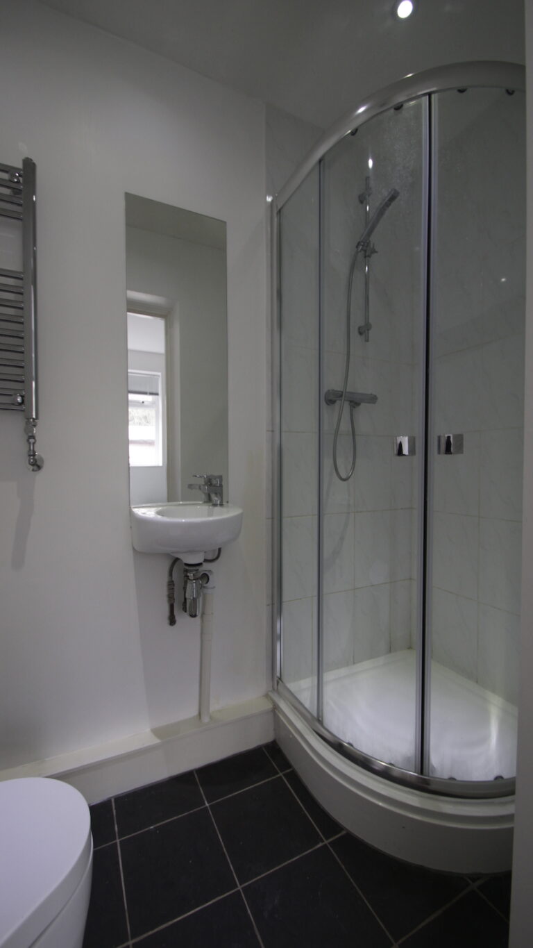 Muir-Road-Town-Centre-Maidstone-Bedroom-2-Ensuite.jpg