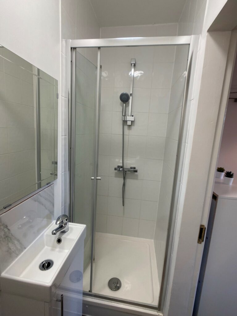 Newcombe-Road-Southampton-Polygon-En-Suite-1.jpg