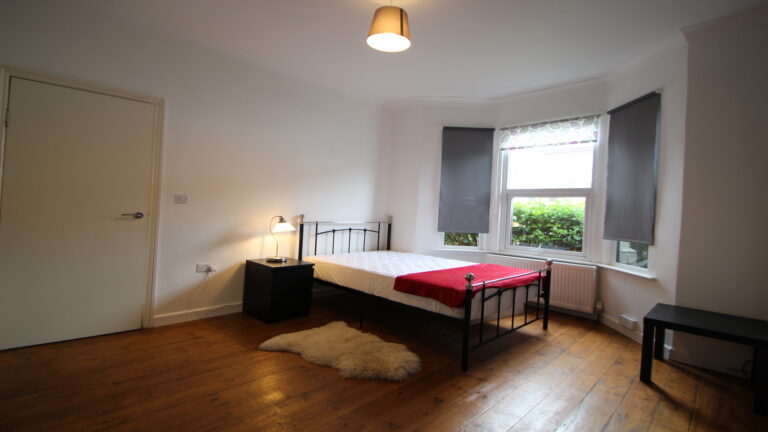 Queens-Road-Feltham-London-Room-1.2.jpg