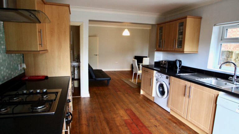 Queens-Road-Feltham-London-kitchen-1.1.jpeg