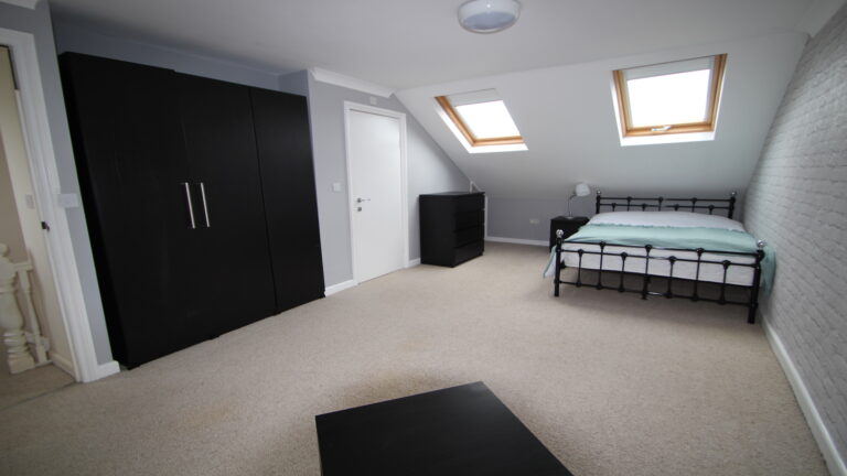 Queens-Road-Feltham-LondonRoom-4.1.jpg
