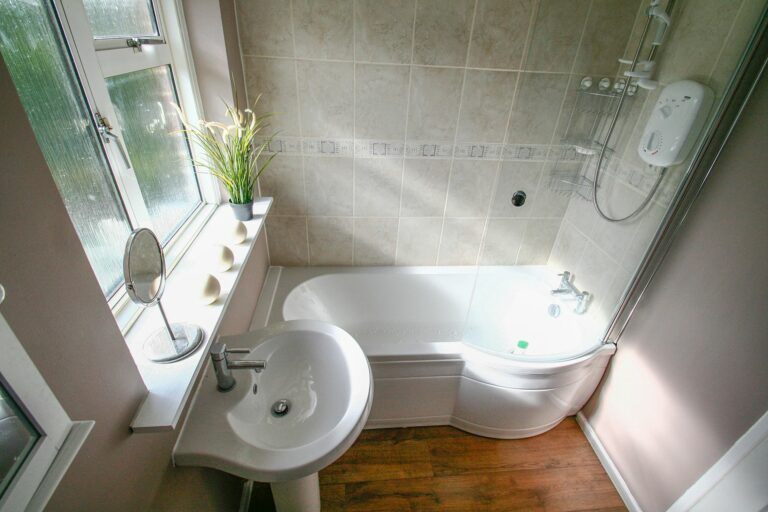 Ramslye_Road_Ramslye_Tunbridge_Wells_bathroom1-4.jpg