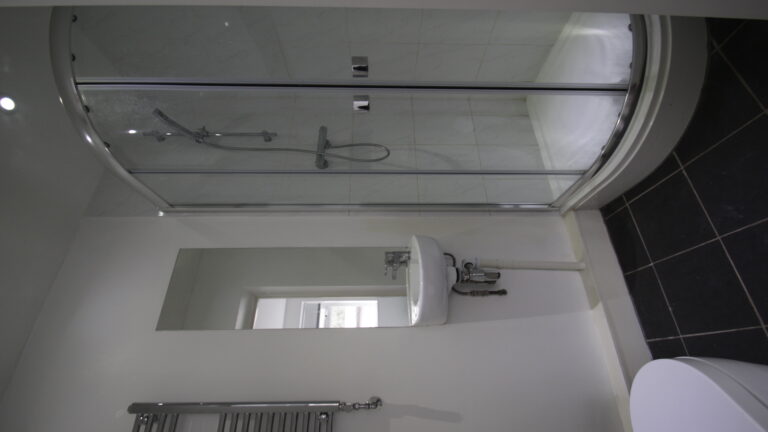 Sherwood-Road-Sherwood-High-Brooms-Tunbridge-Wells-Room-3-en-suite.jpg