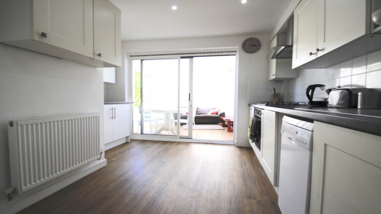 Sidney-Close-Showfields-Tunbridge-Wells-Kitchen-1.11-2.jpg