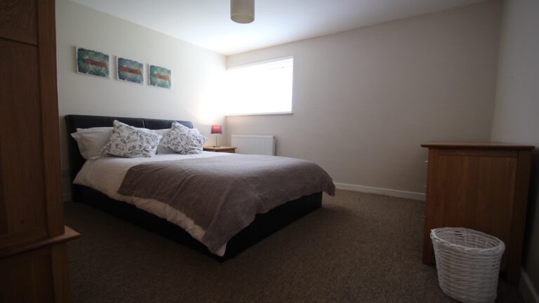 Sidney-Close-Showfields-Tunbridge-Wells-Room-1.21.jpg