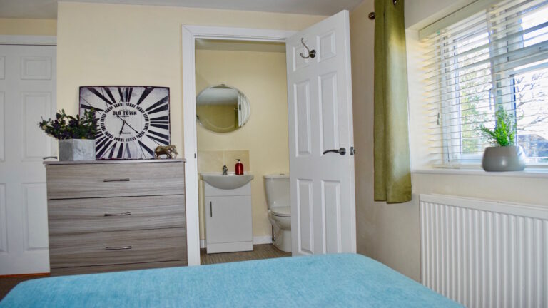 Southfields-Way-Southborough-Tunbridge-Wells-Bedroom-3-ensuite.jpg