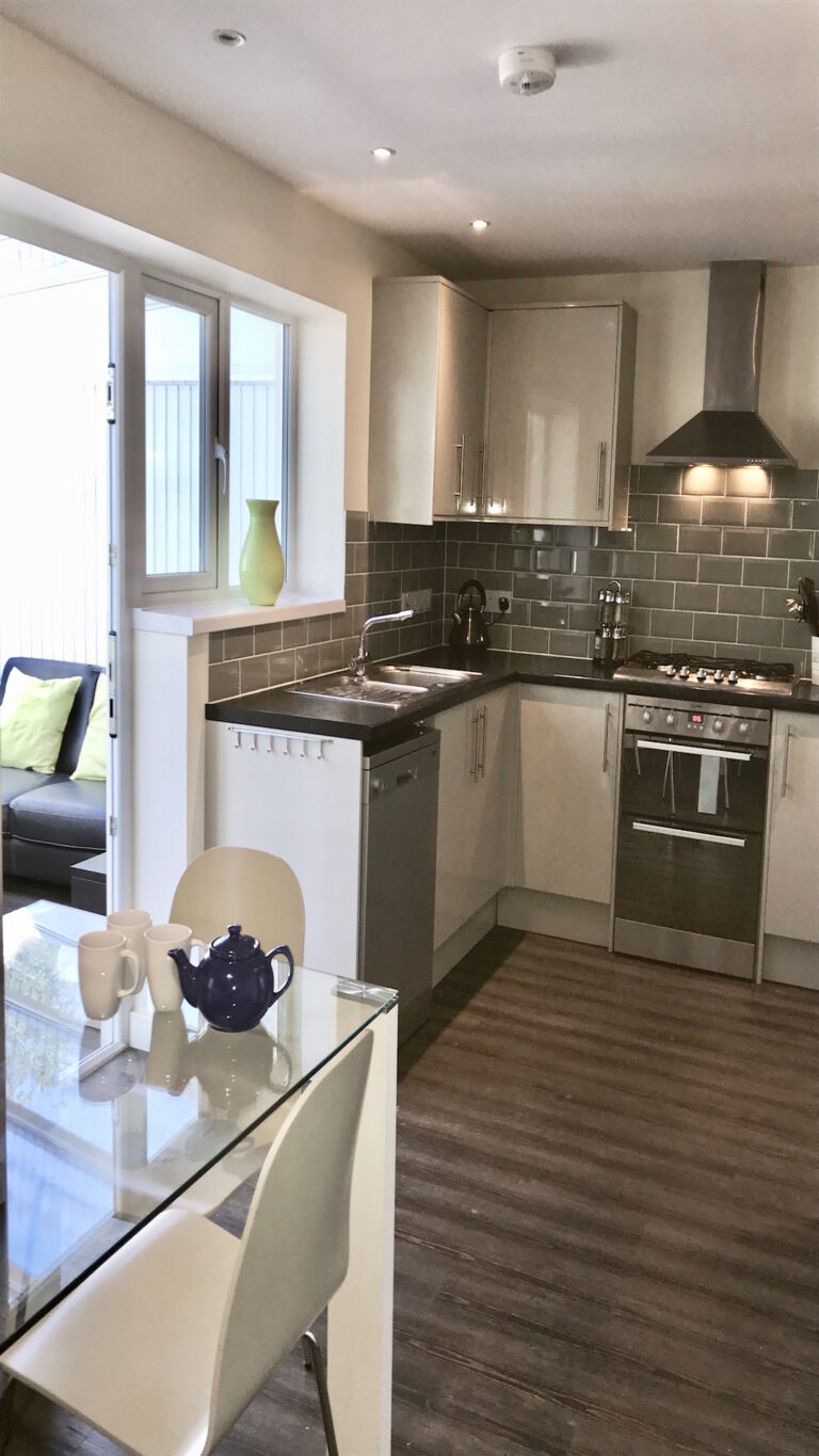 Southfields-Way-Southborough-Tunbridge-Wells-Kitchen-v4-2.jpeg
