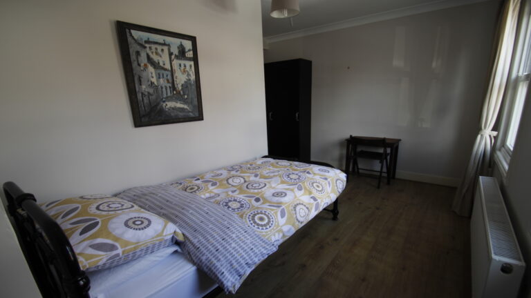 TunbridgeWellsStJohn_sCulverdenDown-Bedroom3.2.jpg