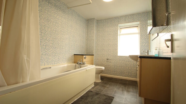 Wayside-Mews-Maidenhead-Maidenhead-Bathroom-1.jpg