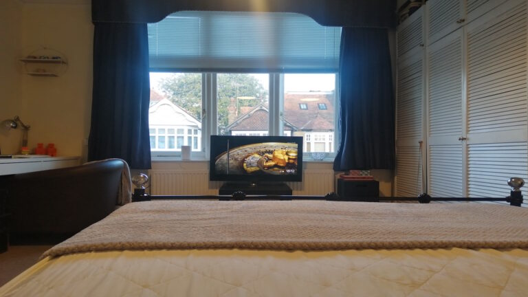 Wolverton-Gardens-Ealing-Common-London-Room-4.1.jpg