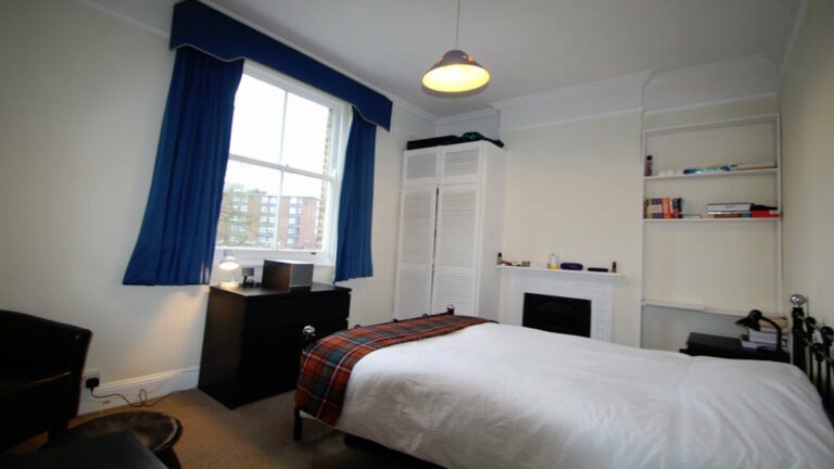 Wolverton-Gardens-Ealing-Common-London-Room-6.1-3.jpg