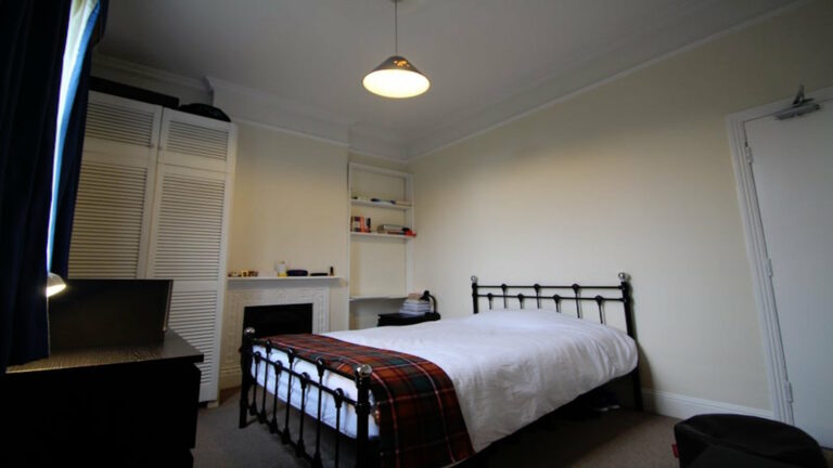 Wolverton-Gardens-Ealing-Common-London-Room-6.2.jpg