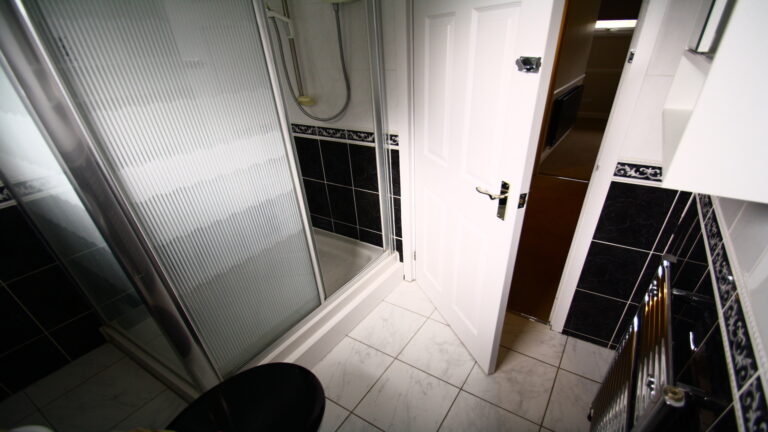showfields-tunbridge-wells-bathroom.1-1.jpg