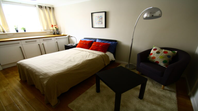showfields-tunbridge-wells-room1.jpg