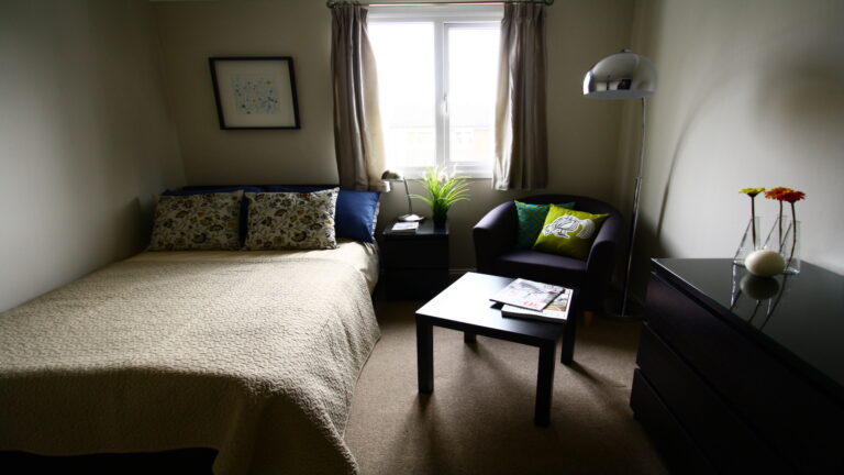 showfields-tunbridge-wells-room2.jpg