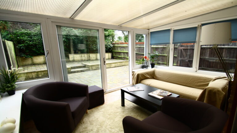 showfields-tunbridge-wells-sittingroom.1-1.jpg