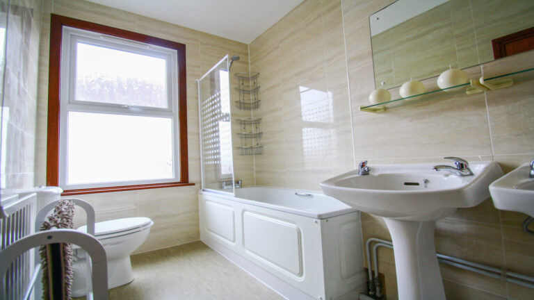 tunbridge-wells-town-centre-grosvenor-road-bathroom-2.jpg