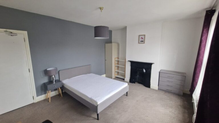 Room 6 - 1